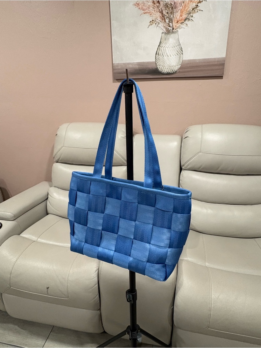 NWOT Harvey's Original Seatbelt Bag
Woven Medium Large Tote